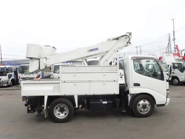 Hino Dutro 8