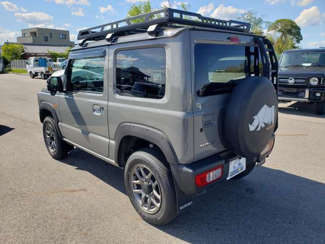 Suzuki Jimny 10
