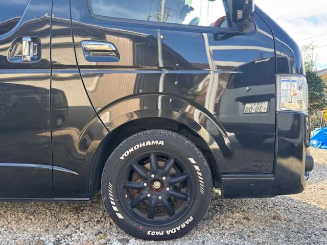 Toyota Hiace Van 12