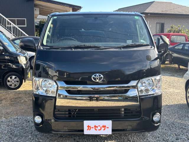 Toyota Hiace Van 5