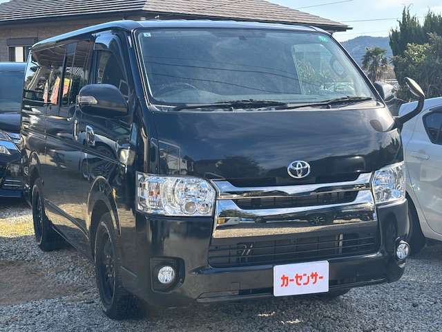 Toyota Hiace Van 6