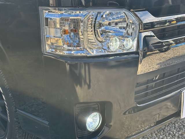Toyota Hiace Van 8
