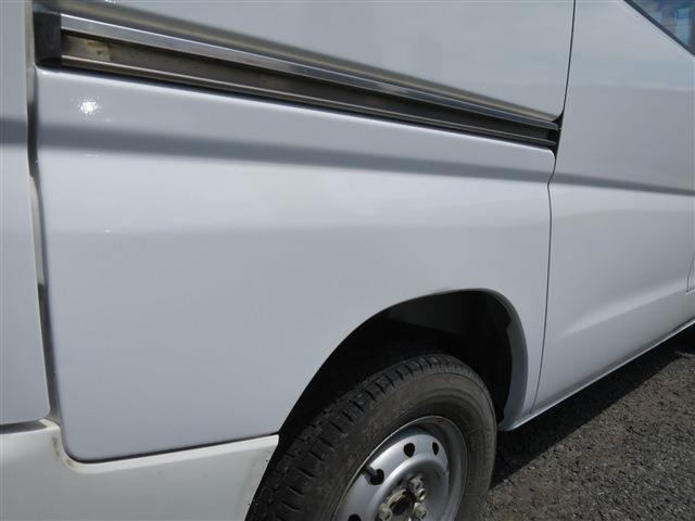 Mitsubishi Minicab Van 10