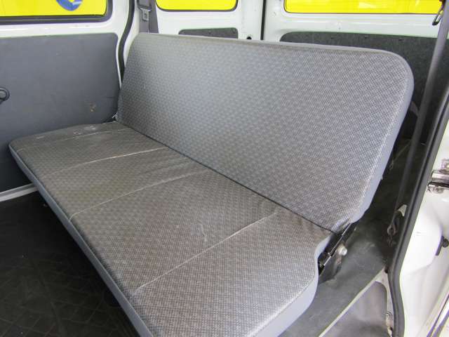 Daihatsu Hijet Cargo 8