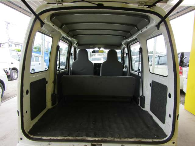 Daihatsu Hijet Cargo 9