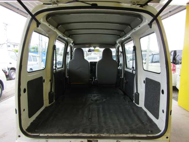Daihatsu Hijet Cargo 10