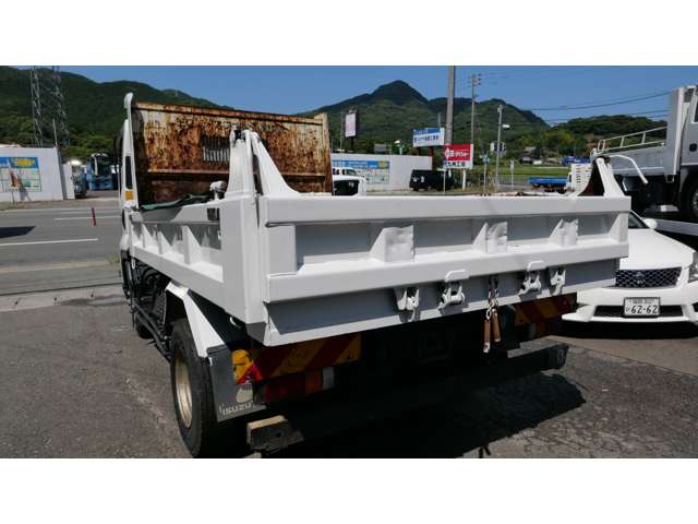 Isuzu Forward 9
