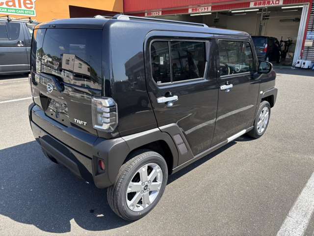 Daihatsu Taft 6