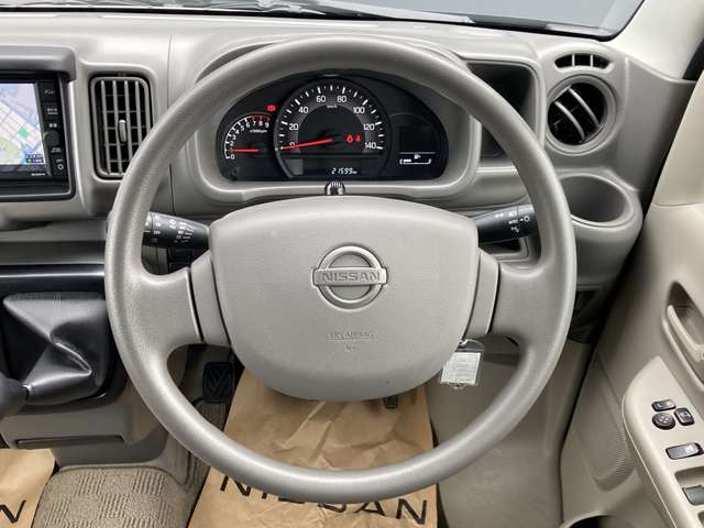 Nissan NV100 Clipper 11