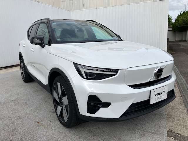 Volvo EX40 8