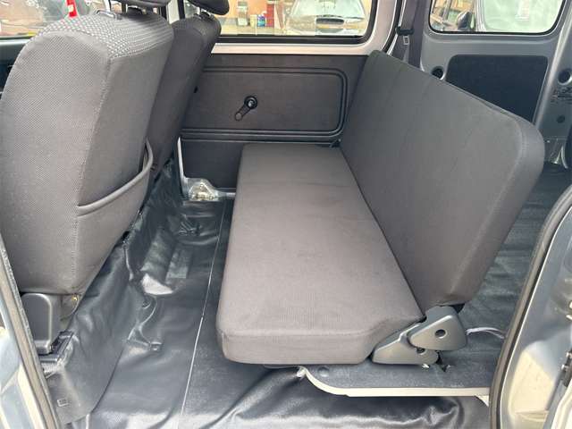 Daihatsu Hijet Cargo 5