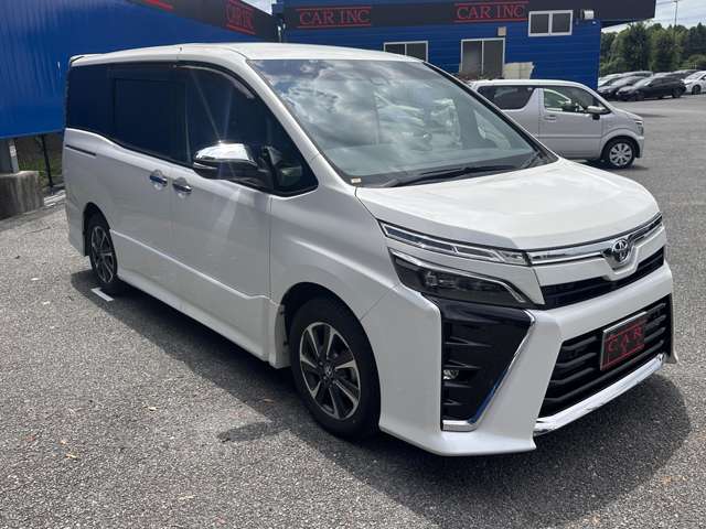 Toyota Voxy 8