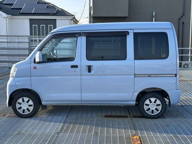 Daihatsu Hijet Cargo 4