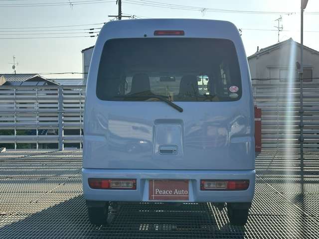 Daihatsu Hijet Cargo 6