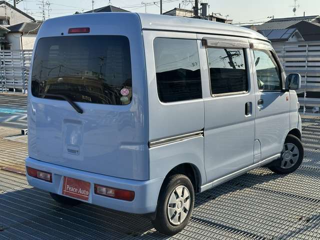 Daihatsu Hijet Cargo 7
