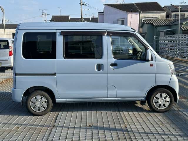 Daihatsu Hijet Cargo 8