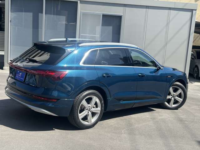 Audi e-tron 11