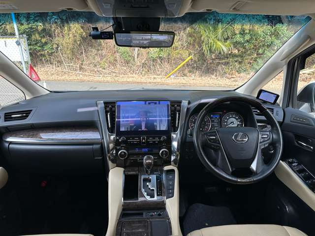 Toyota Alphard 12