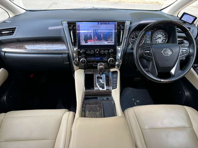 Toyota Alphard 2