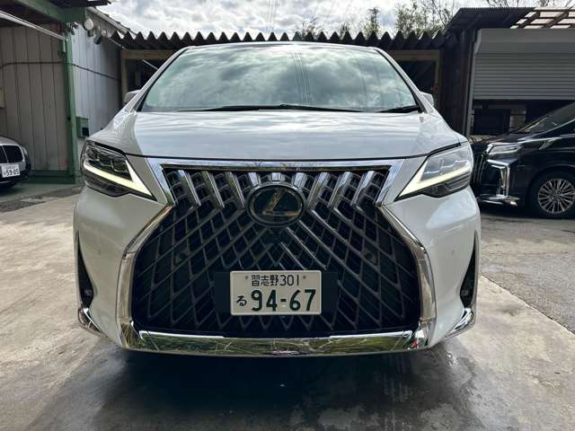 Toyota Alphard 4
