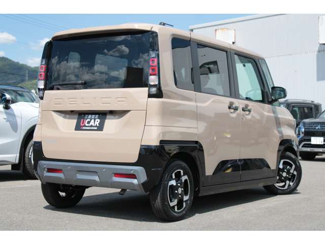 Mitsubishi Delica Mini 2