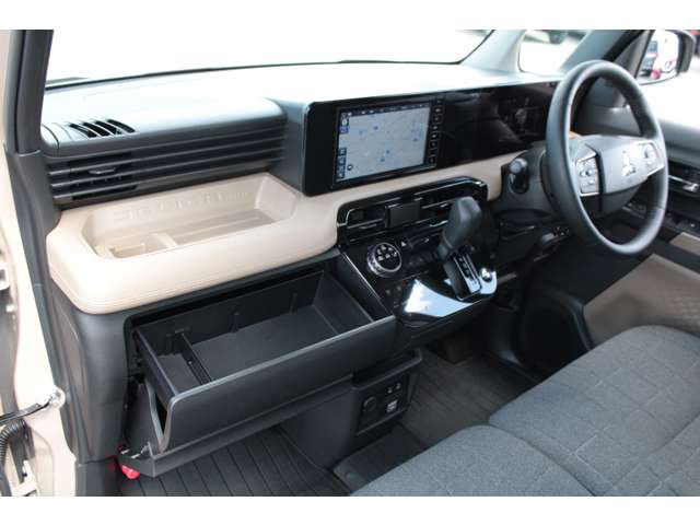Mitsubishi Delica Mini 6