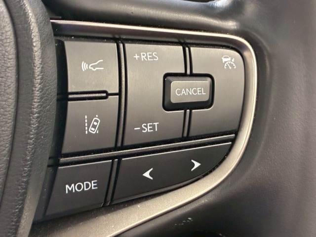 Lexus UX 9