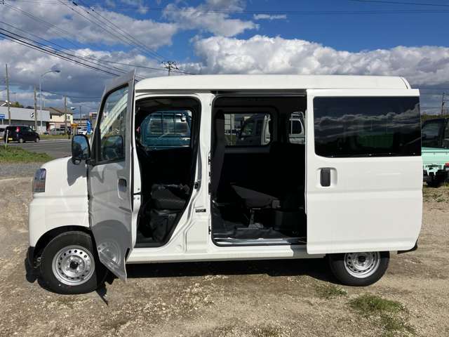 Daihatsu Hijet Cargo 11