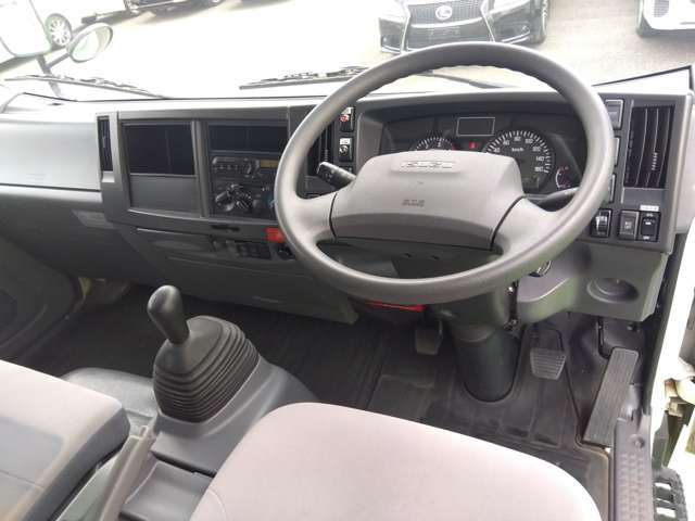 Isuzu Elf 12
