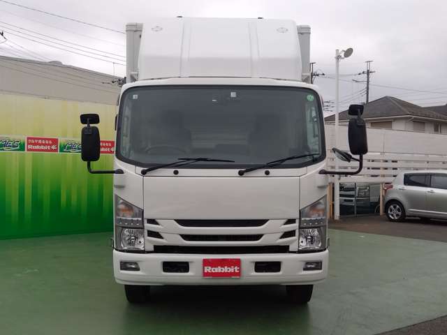 Isuzu Elf 2