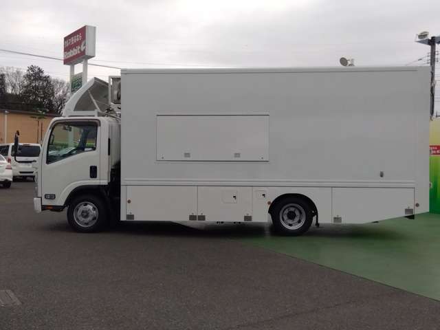 Isuzu Elf 5