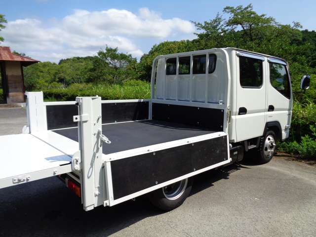 Mitsubishi Fuso Canter 9
