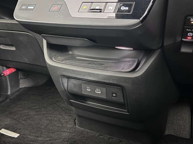Nissan Serena 10