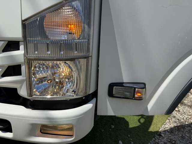 Isuzu Elf 11