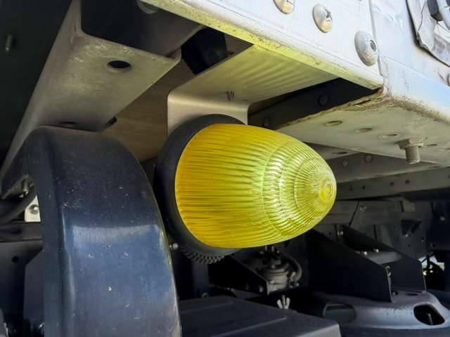 Isuzu Elf 12
