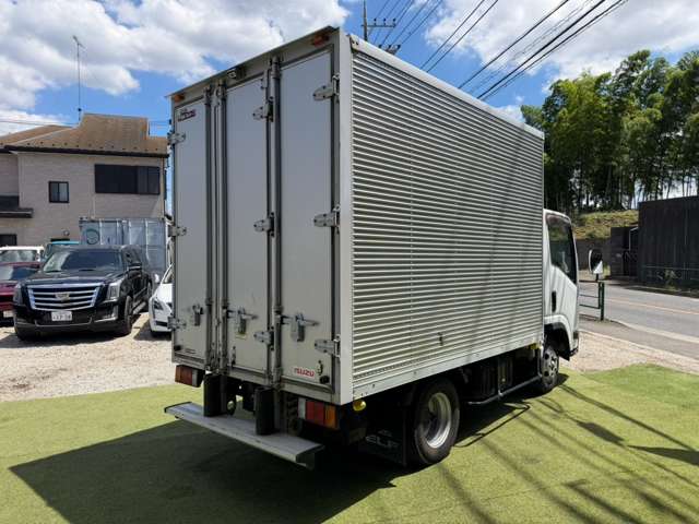 Isuzu Elf 6