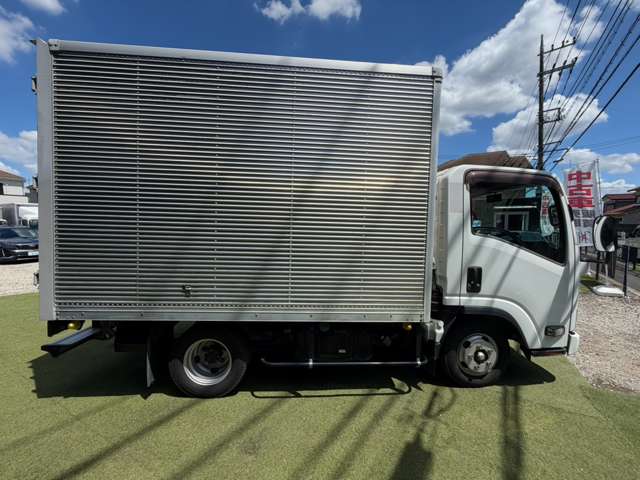 Isuzu Elf 7