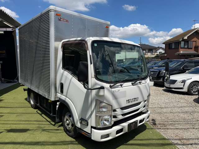 Isuzu Elf 8