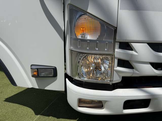 Isuzu Elf 10