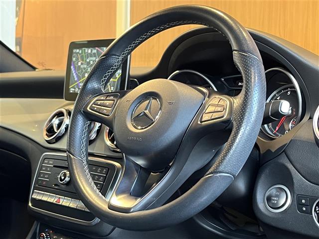 Mercedes-Benz GLA-Class 6