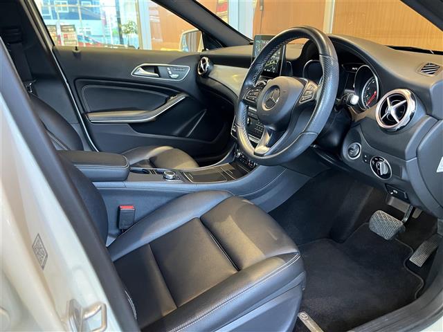Mercedes-Benz GLA-Class 7