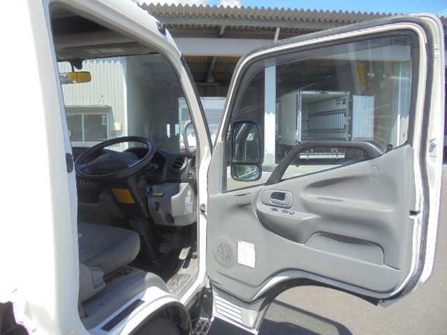 Hino Dutro 11