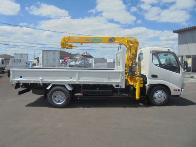 Hino Dutro 9
