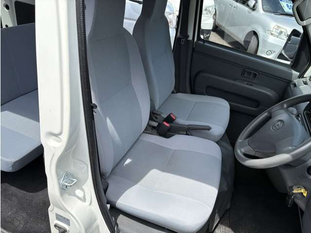 Daihatsu Hijet Cargo 8