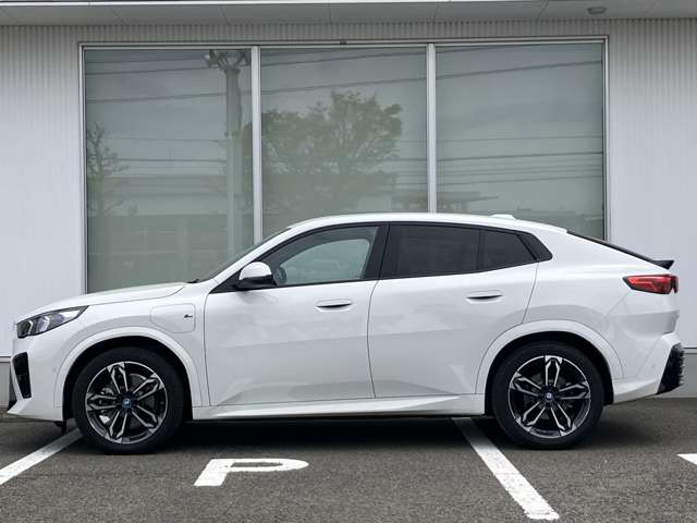 BMW iX2 2