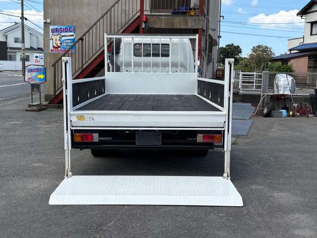 Hino Dutro 11