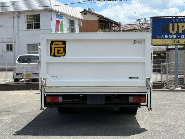 Hino Dutro 4