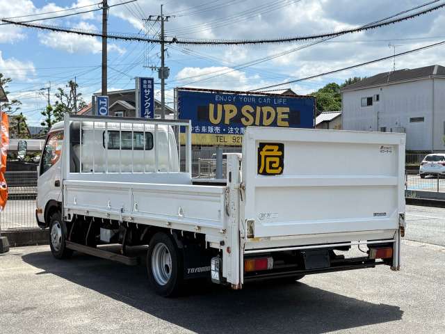 Hino Dutro 5