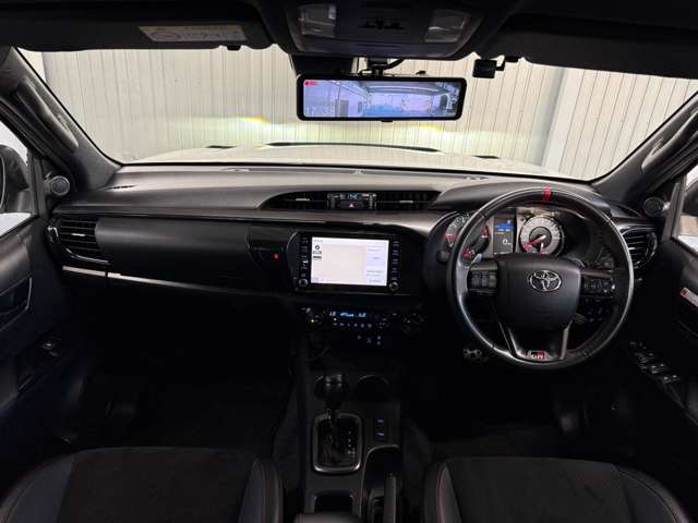 Toyota Hilux 2