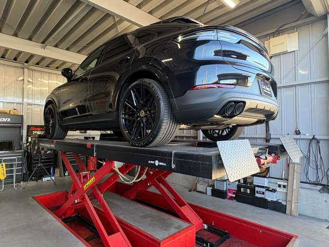 Porsche Cayenne Coupe 2